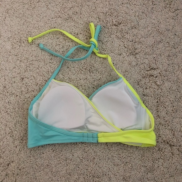 NEW Victoria’s Secret Pink Two Tone Bikini Top - Picture 4 of 6